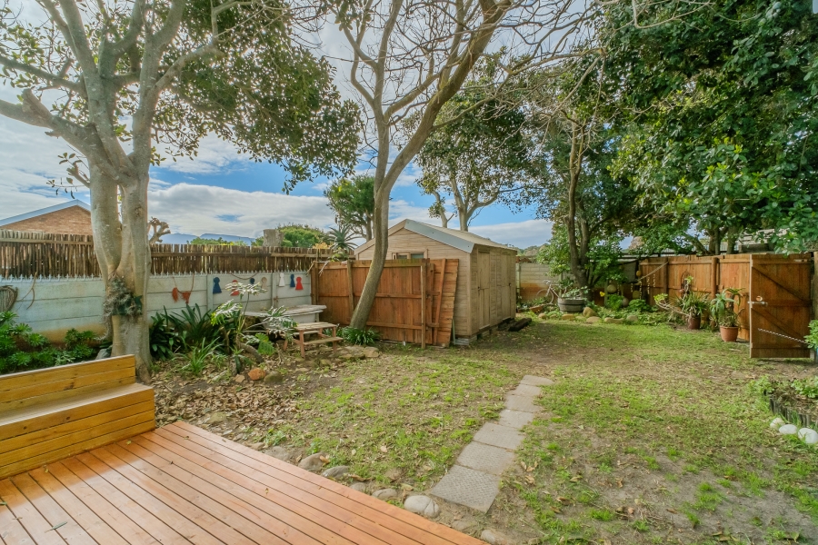2 Bedroom Property for Sale in Kommetjie Western Cape
